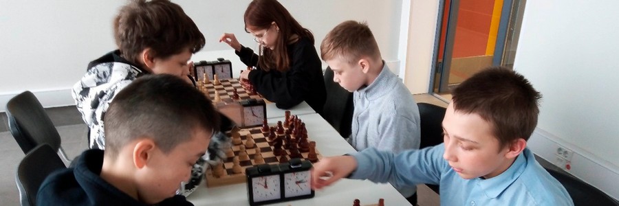 Занятия школы 24